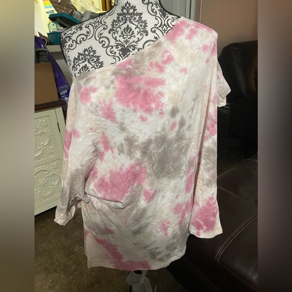 Torrid cold shoulder Tee sz3